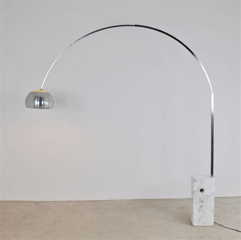 castiglioni lampa|ACHILLE CASTIGLIONI: lampe et ampoule 